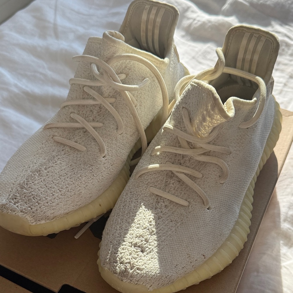 Yeezy Boost 350 V2 in Cream White